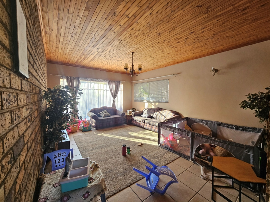 To Let 3 Bedroom Property for Rent in Wilkoppies North West